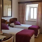 Hotell La Residencia 2*
