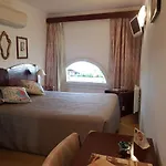 La Residencia 2*