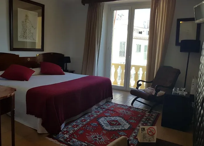 La Residencia 2*