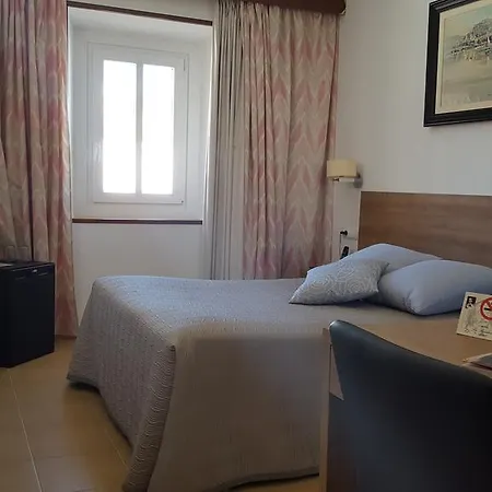 La Residencia 2*