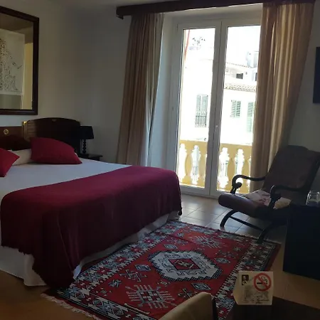 La Residencia 2*
